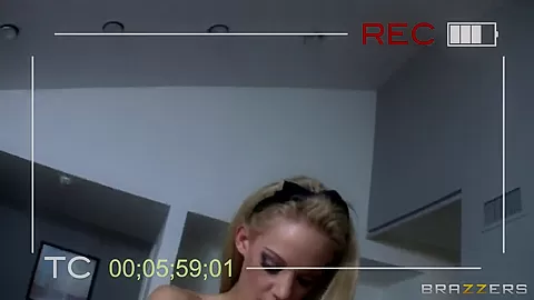 Loulou is losing her mind with Manuel's dick in her mouth