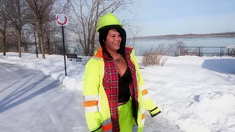 Eva, 26 years old, Quebecois tease!