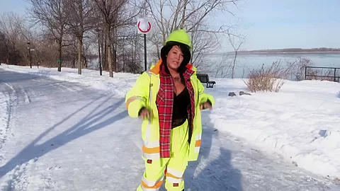 Eva, 26 years old, Quebecois tease!