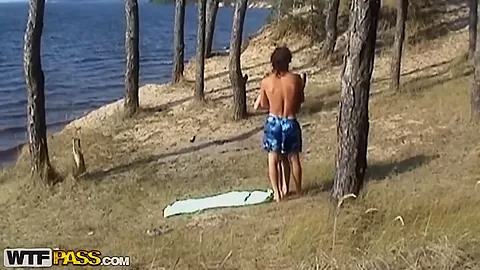 Guy bangs his hot girlfried so well outside