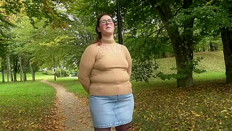 Gwen, 28, confectionery saleswoman in Culoz (01)!