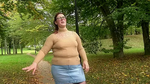 Gwen, 28, confectionery saleswoman in Culoz (01)!