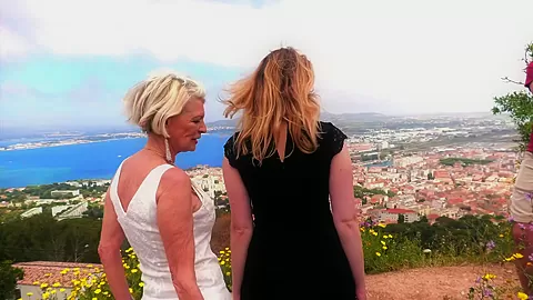 Eva and Lyna Jade, the meeting of generations...
