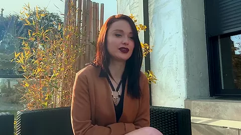 Alice, 28, unreserved seductress...