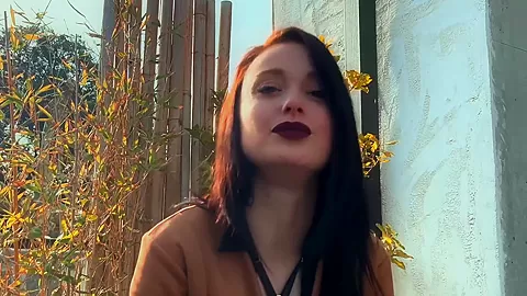 Alice, 28, unreserved seductress...
