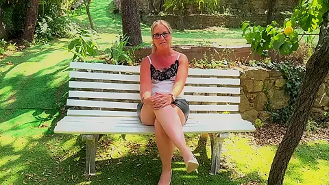 Marie, 35, beautician in Avignon!