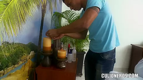 I make erotic massage to big boobed Carolina
