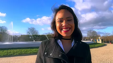Christina, 30 years old, salesperson in Paris!