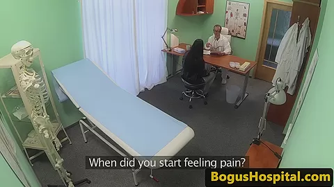 Hospital amateur cockriding during exam
