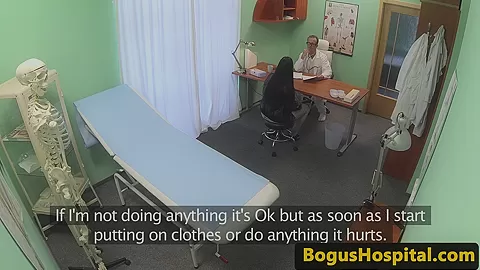 Hospital amateur cockriding during exam