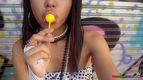 Cute Thai teen 18+ is a nymphomaniac