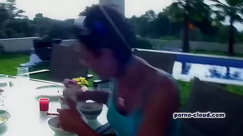Outdoor pussy show