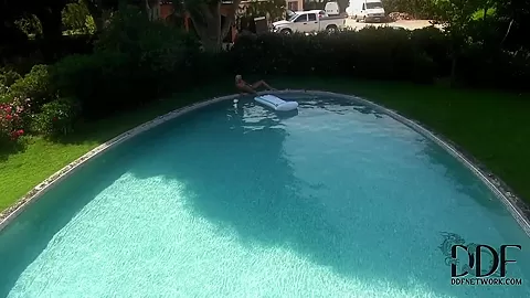 teen 18+ blonde Evelyn masturbates in the pool