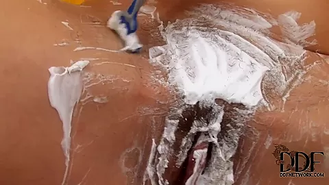 Good Pepper shaves her cool hairy property