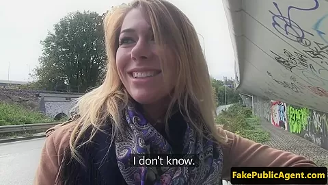 Pulled amateur eurobabe fucked in back of car