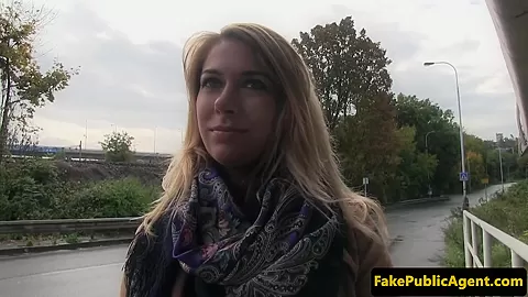 Pulled amateur eurobabe fucked in back of car