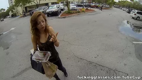 Fucking a hottie before her date