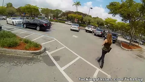 Fucking a hottie before her date