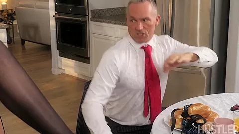 Squirting Housewives 2 - Hustler