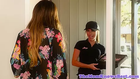 Queening glam milf making newbie eat pussy