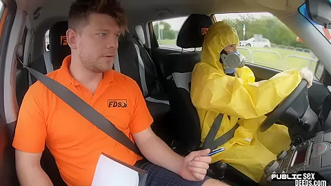 Ballslicking babe fucked outdoor in the car of instructor