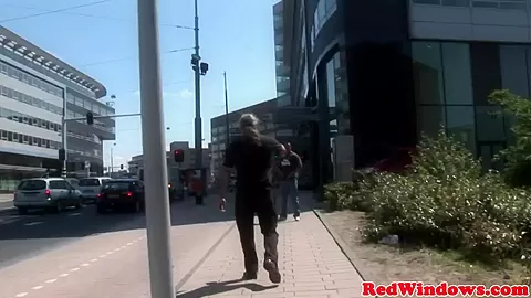 Dicksucking amsterdam hooker pleases tourist