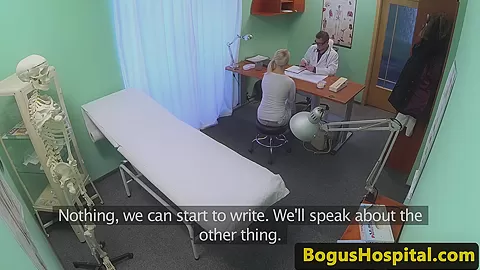 Czech amateur patient railed by the doctor