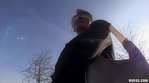 Slutty Meggie prefers to swallow big cocks on fresh air