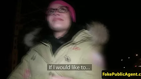 Pickedup euro amateur gives head in public