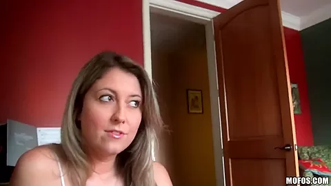 Young chick, that I met on the street was really easy to fuck