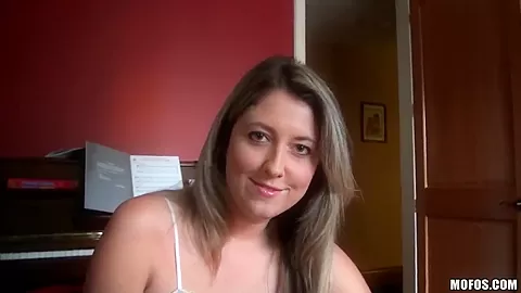 Young chick, that I met on the street was really easy to fuck