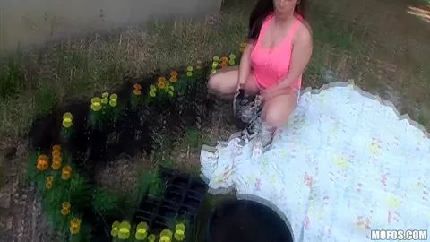 Horny recives deep blowjob from Jasmine
