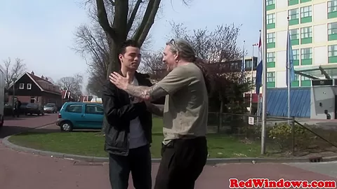 Pussyeaten dutch prostitute treating tourist