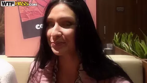 Girl gets touched and slapped in first date