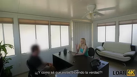 LOAN4K. Chick trabaja en un club de striptease y usa su talento para obtener un prestamo