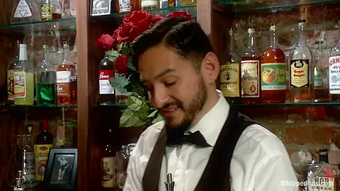 The Lounge Singer And The Thieving Waitress