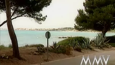 Kelly Trump at a public beach