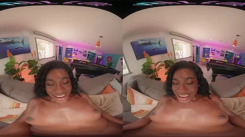 Ebony bombshell plays with her pussy in virtual reality