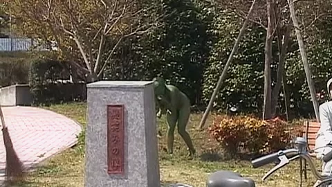 Cosplay Porn: Public Painted Statue Fuck 1