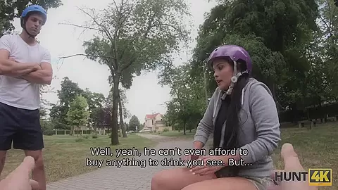 HUNT4K. Couple of roller skaters needs cash
