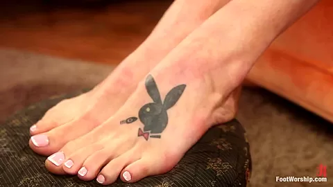 Peeping Tom is made to have kinky foot sex with gorgeous foot goddess