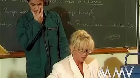 Kelly Trump is the Anal Teacher