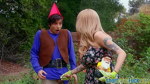 Short dwarf guy fucks busty bigass mature in her greedy cunt