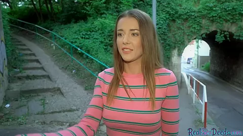 Outdoor euro pulled before sucking and dickriding in duo