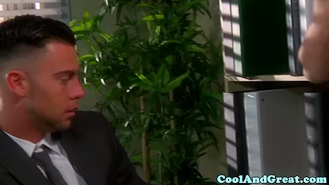 Office babe gets pussylicked and facial