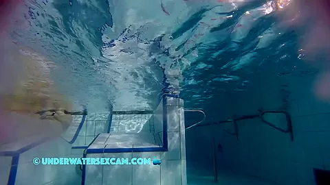 This Is What Huge Tits Look Like When They Are In The Water