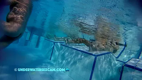 This Is What Huge Tits Look Like When They Are In The Water