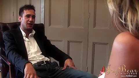 JOYBEAR Interviewing a Boxer