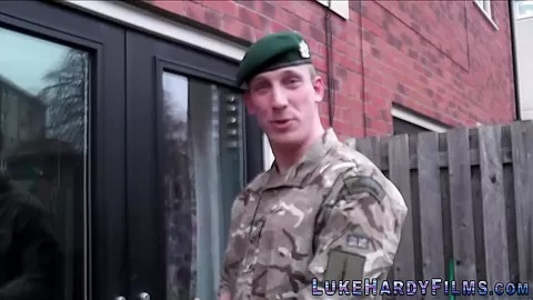 Brits get cunts fingered and suck