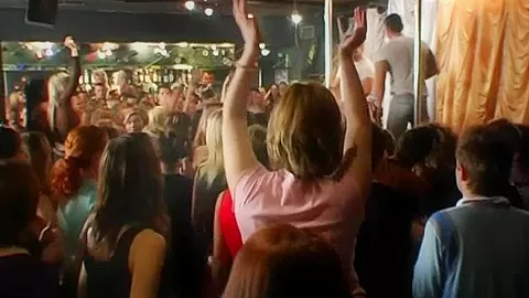 Shameless party girls gets facialized